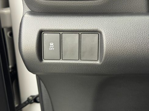 Used 2025 Honda Pilot Sport image 17