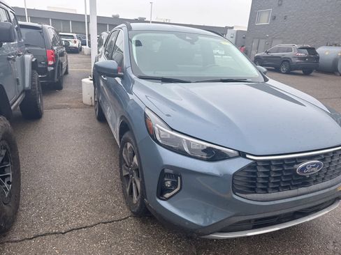 Used 2023 Ford Escape Platinum image 18