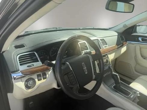Used 2012 Lincoln MKS AWD image 5