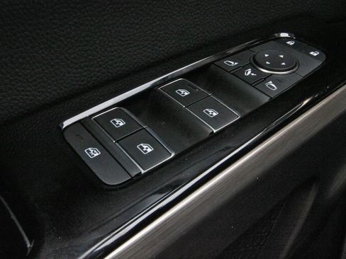 Certified 2025 Nissan Pathfinder Platinum AWD/4WD image 25