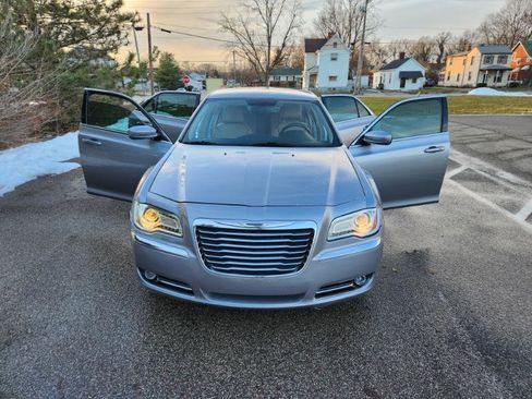 Used 2013 Chrysler 300 w/ Driver Convenience Group image 30