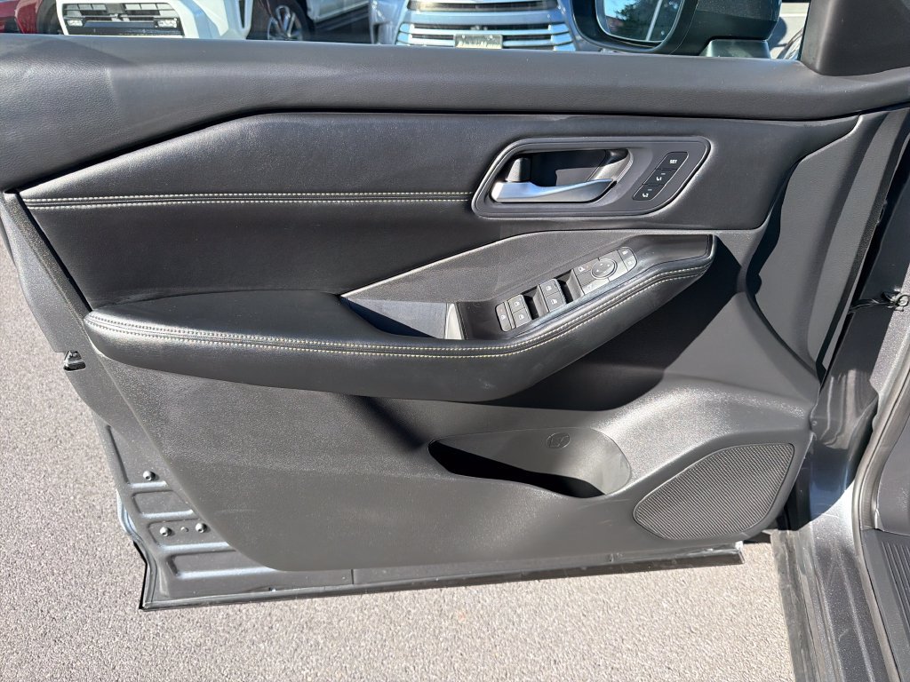 Used 2024 Nissan Rogue SL w/ SL Premium Package AWD/4WD image 15