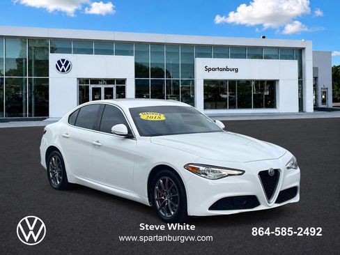 Used 2018 Alfa Romeo Giulia AWD image 1