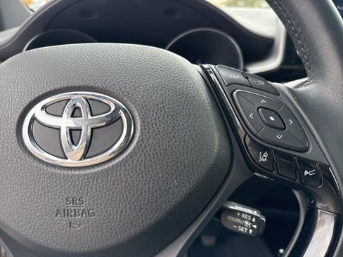 Used 2022 Toyota C-HR Nightshade image 34