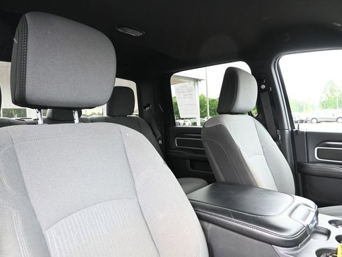 Used 2024 RAM 2500 Big Horn AWD/4WD image 34