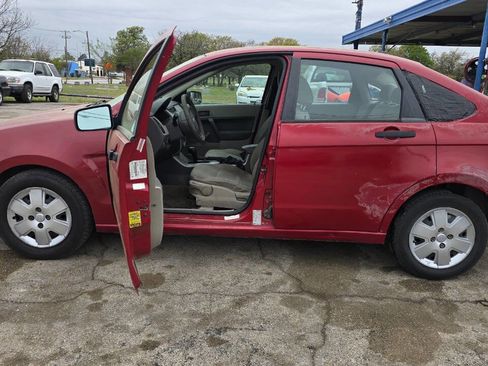 Used 2010 Ford Focus S image 3