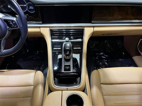Used 2020 Porsche Panamera 4S image 37