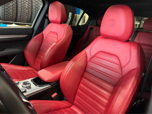 Used 2024 Alfa Romeo Stelvio Veloce image 28