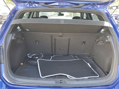 Used 2017 Volkswagen Golf R 4-Door image 10