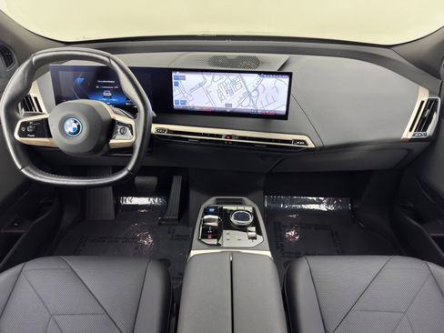 Used 2022 BMW iX xDrive50 w/ Premium Package image 12
