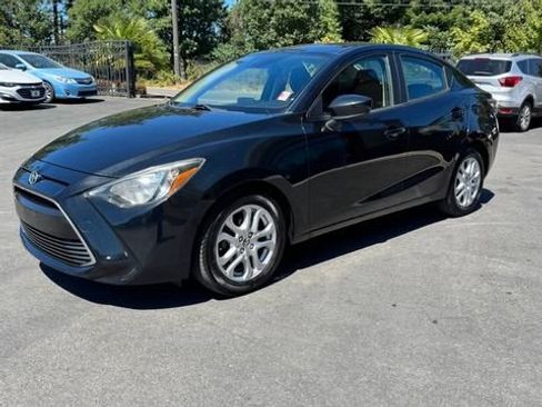 Used 2016 Scion iA FWD image 3