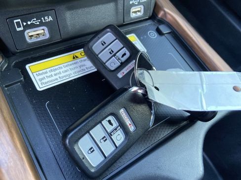 Used 2022 Honda CR-V Touring image 45