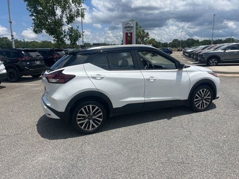 Used 2024 Nissan Kicks SV FWD image 5