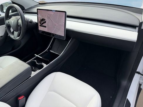 Used 2020 Tesla Model Y Long Range image 26