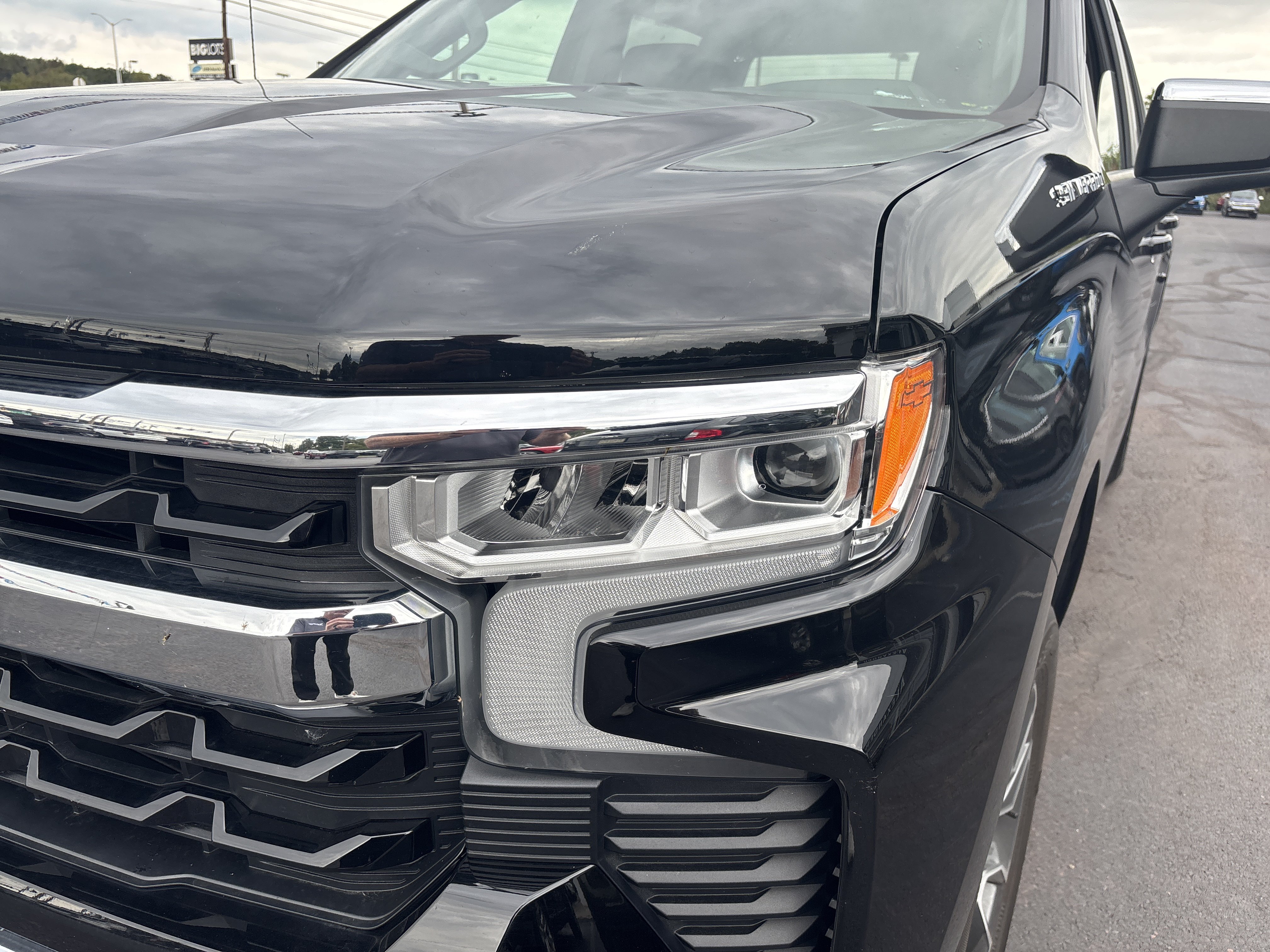 Used 2024 Chevrolet Silverado 1500 LT AWD/4WD image 10