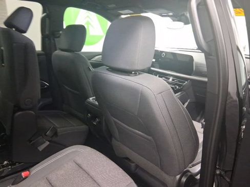 Used 2025 Chevrolet Traverse LT AWD/4WD image 26