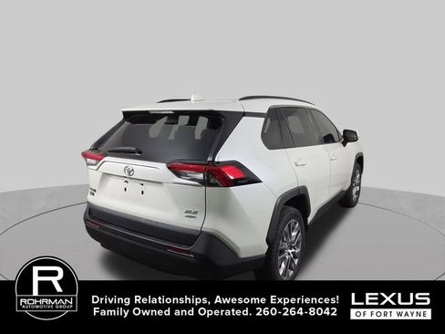 Used 2022 Toyota RAV4 XLE Premium AWD/4WD image 7