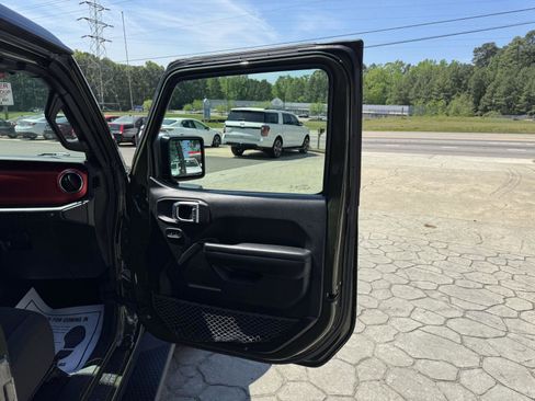 Used 2021 Jeep Wrangler Unlimited Rubicon AWD/4WD image 17