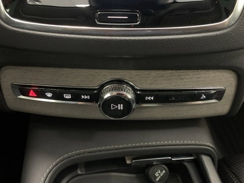 Certified 2022 Volvo XC90 T6 Inscription w/ Climate Package image 20