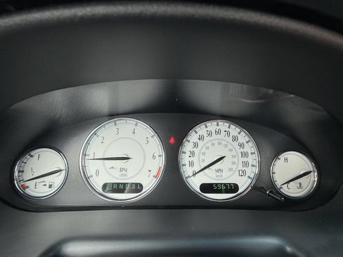 Used 2002 Chrysler Concorde Limited image 19