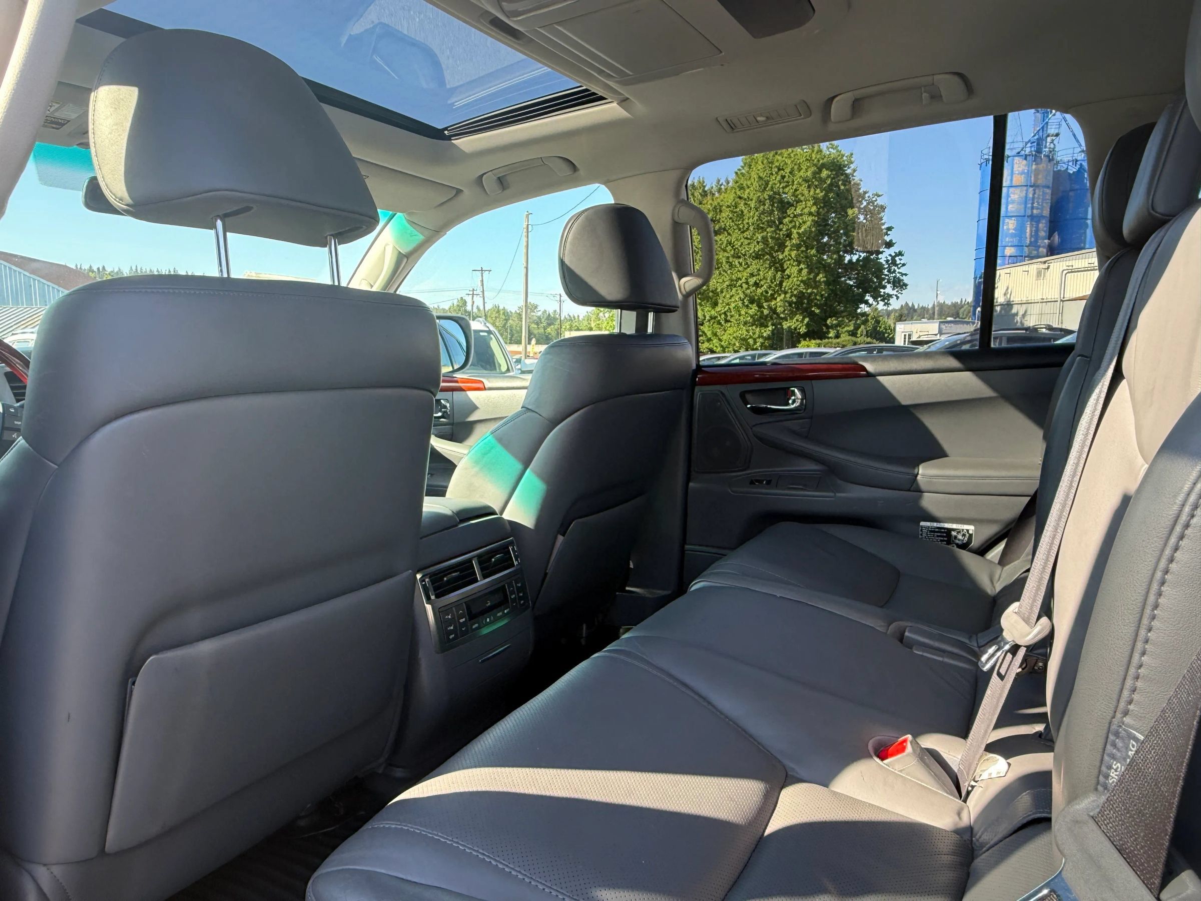 Used 2009 Lexus LX 570 4WD image 24