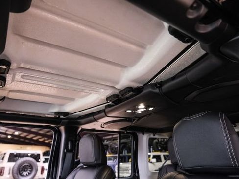 Used 2021 Jeep Wrangler Unlimited Rubicon AWD/4WD image 18