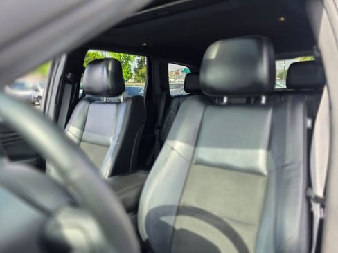 Used 2019 Jeep Grand Cherokee Altitude RWD image 15