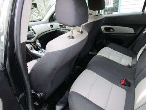 Used 2016 Chevrolet Cruze LS image 18