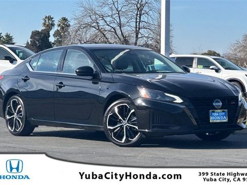 Used 2024 Nissan Altima 2.5 SR image 1