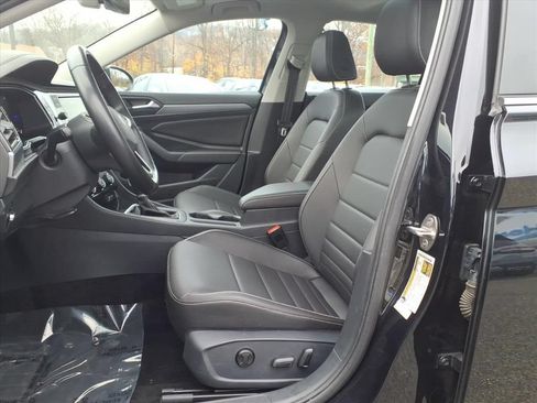 Used 2024 Volkswagen Jetta SE FWD image 13