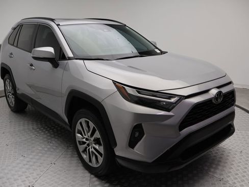 Certified 2022 Toyota RAV4 XLE Premium FWD image 6