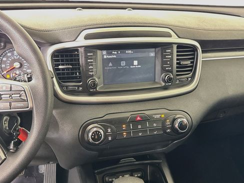 Used 2019 Kia Sorento FWD image 18