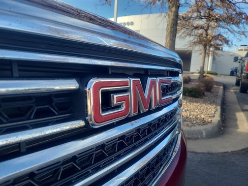 Used 2017 GMC Acadia SLT image 23