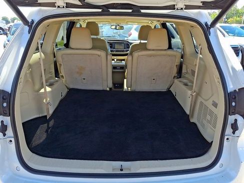 Used 2015 Toyota Highlander XLE FWD image 24