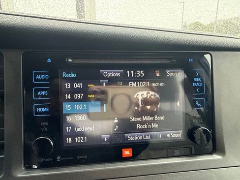 Used 2017 Toyota Sienna Limited AWD/4WD image 15