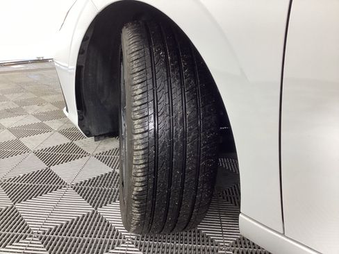 Certified 2025 Hyundai Elantra Sport image 14