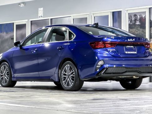 Used 2024 Kia Forte GT-Line w/ GT-Line Premium Package image 3