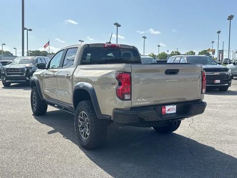 Used 2024 Chevrolet Colorado ZR2 w/ Technology Package AWD/4WD image 6