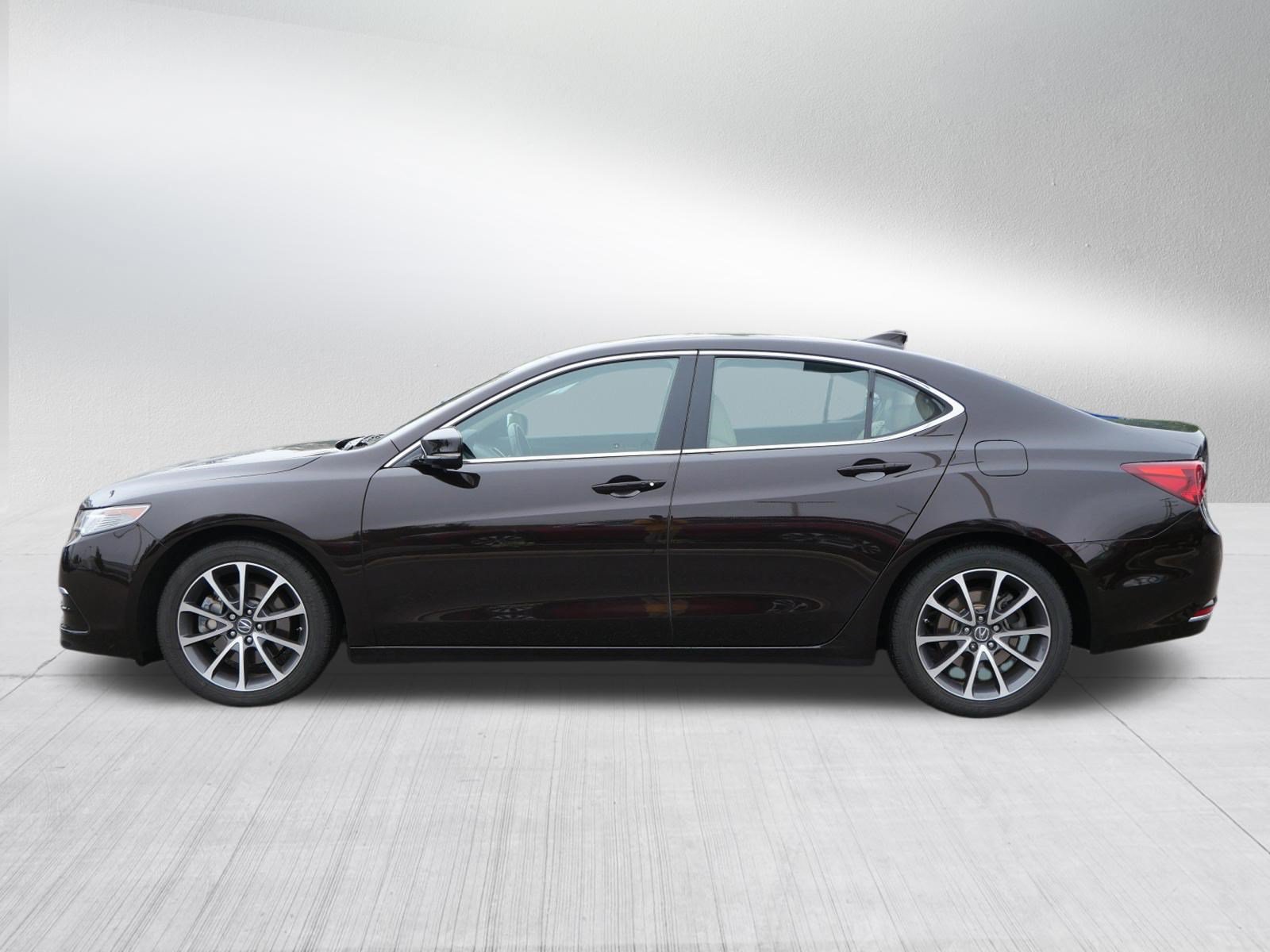 Used 2015 Acura TLX w/ Technology Package FWD image 4