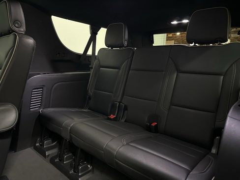 Used 2023 Chevrolet Suburban Premier image 49