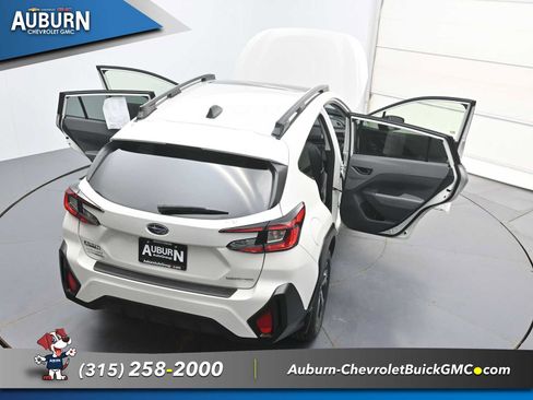 Used 2024 Subaru Crosstrek 2.0i Premium AWD/4WD image 40