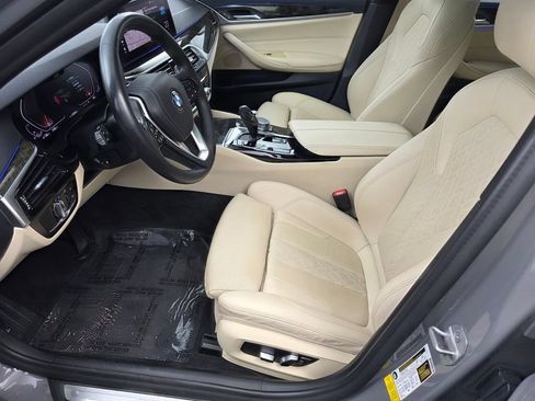 Used 2021 BMW 530i RWD image 9