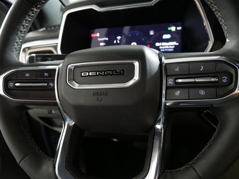 Used 2025 GMC Canyon Denali AWD/4WD image 25