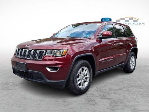 Used 2018 Jeep Grand Cherokee Laredo AWD/4WD image 3