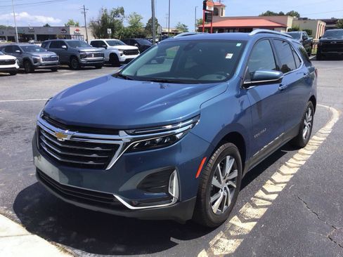 Used 2024 Chevrolet Equinox Premier w/ LPO, Floor Liner Package FWD image 2
