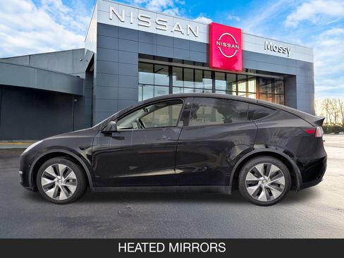 Used 2021 Tesla Model Y 2WD image 6