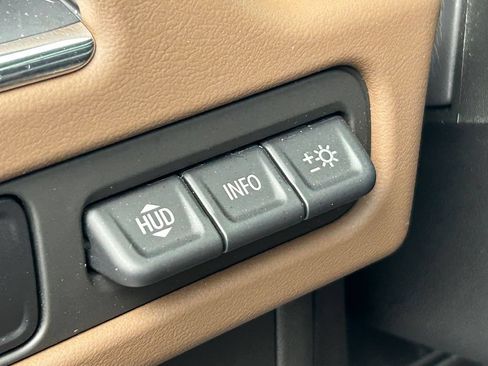 Used 2023 Chevrolet Tahoe High Country AWD/4WD image 11