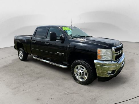 Used 2011 Chevrolet Silverado 2500 LT w/ Interior Plus Package AWD/4WD image 8
