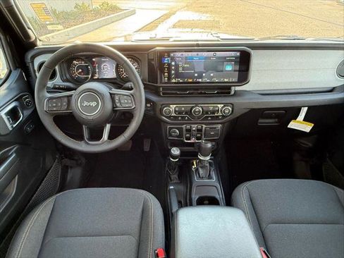 Certified 2025 Jeep Gladiator Sport image 11