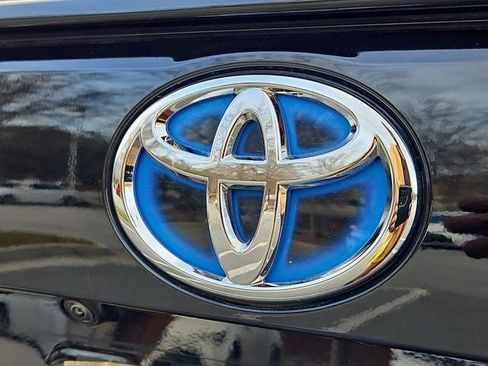 Used 2023 Toyota RAV4 XLE Premium image 36